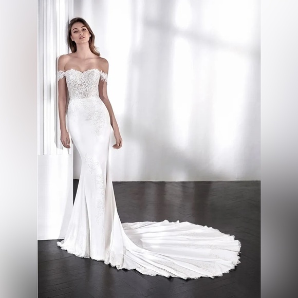 Laelia by Pronovias - Picture 1 of 11